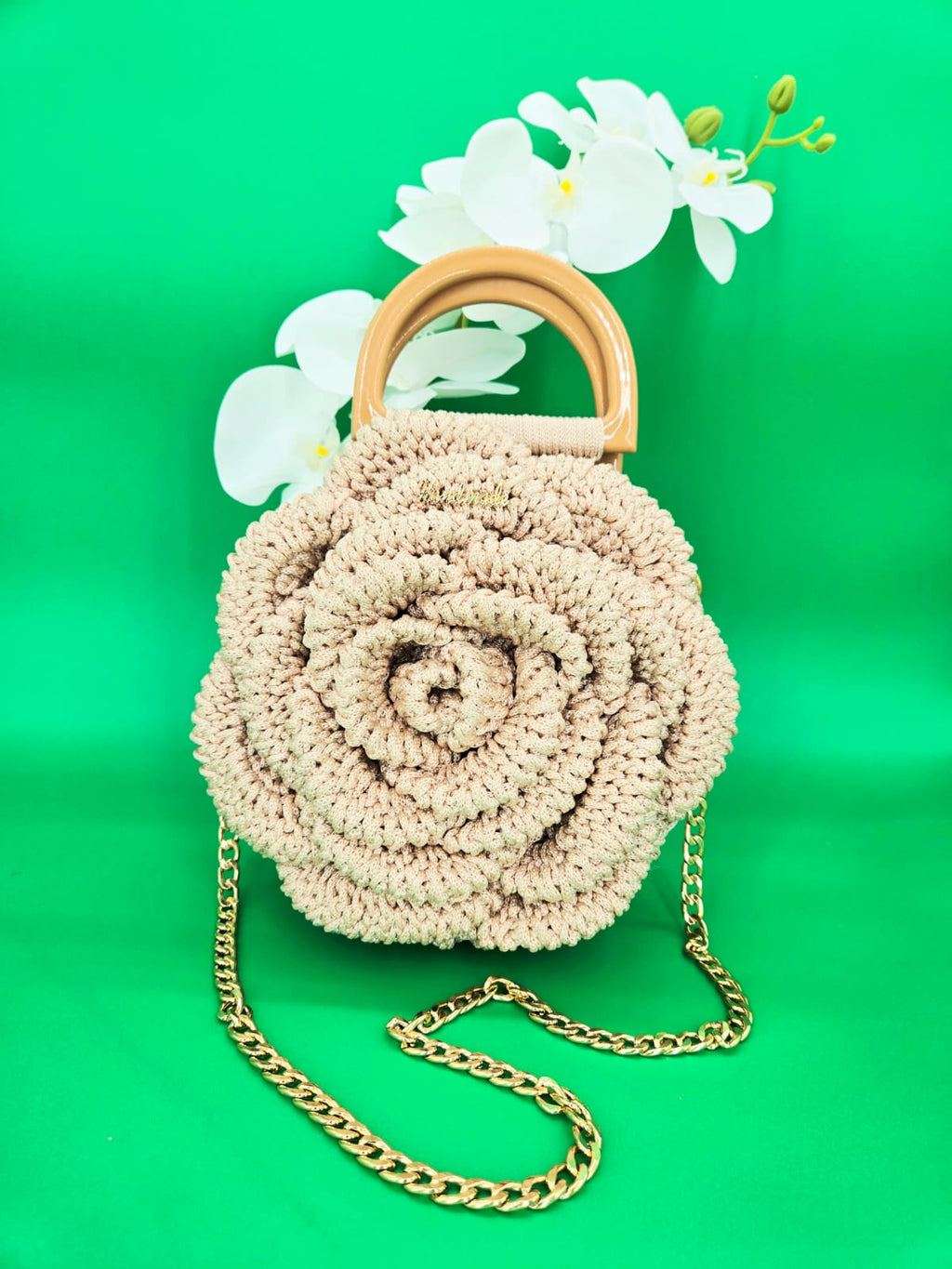 Bolso pequeño estilo rosa crochet – Beige con toques dorados