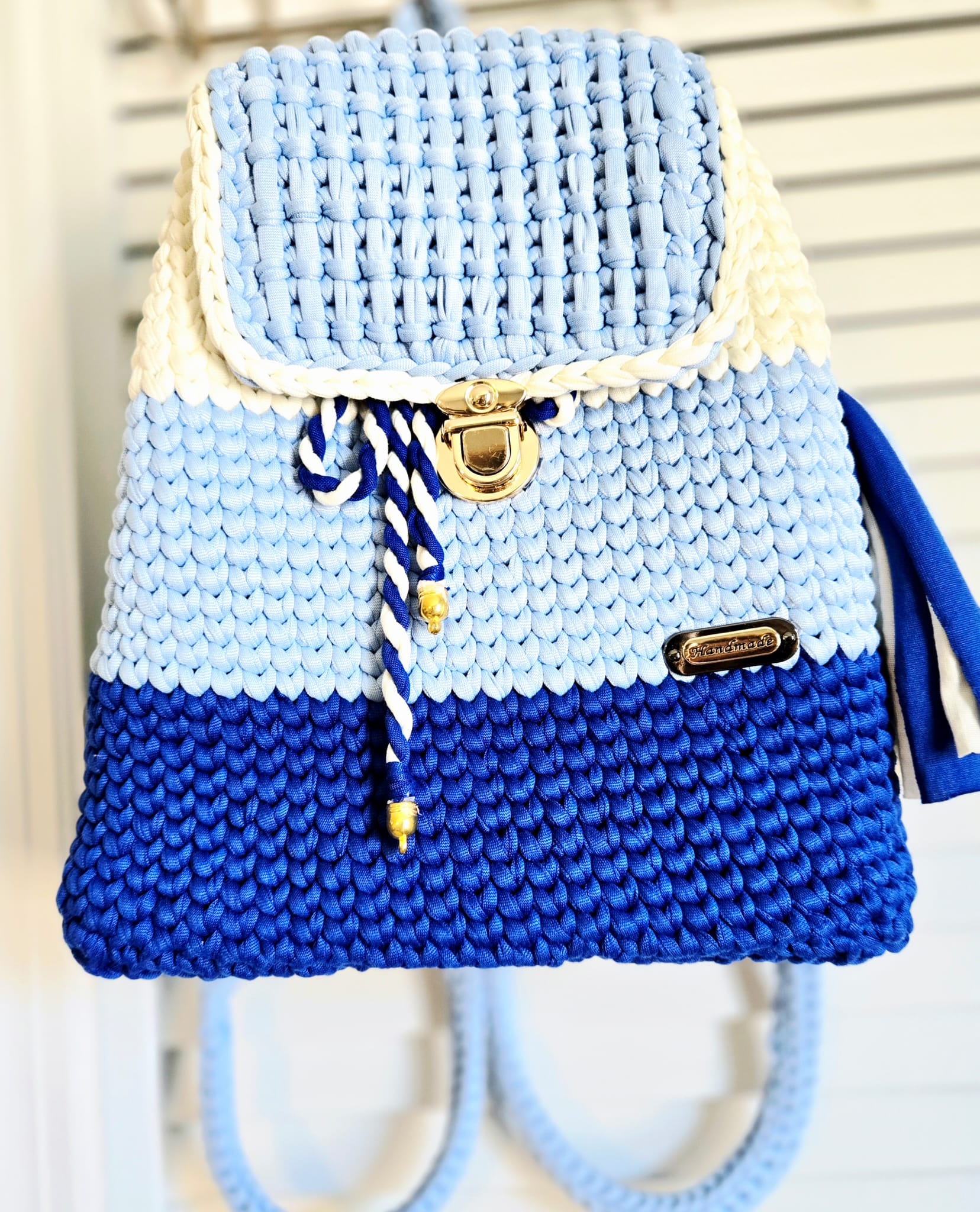 Mochila Tejida Bicolor – Azul y Blanco